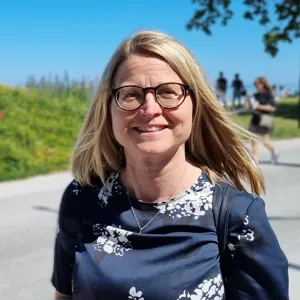 Helena Brändström utomhus
